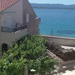 Robert Apartment Bol