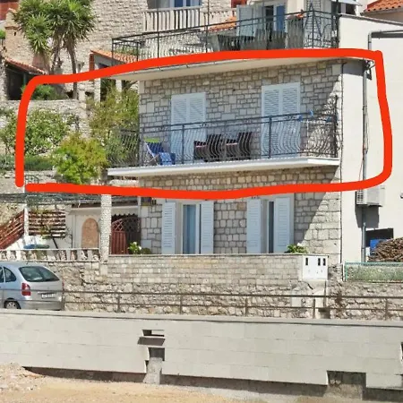 Robert Apartment *