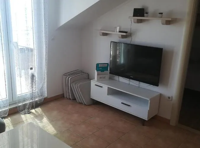 Robert Διαμέρισμα *