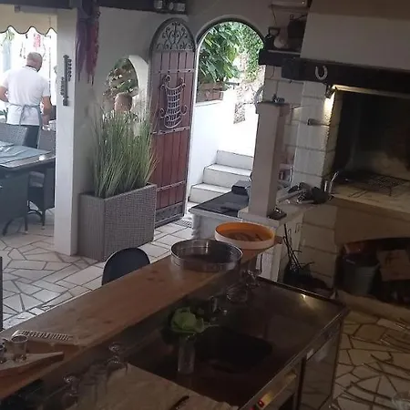 Robert Apartamento *