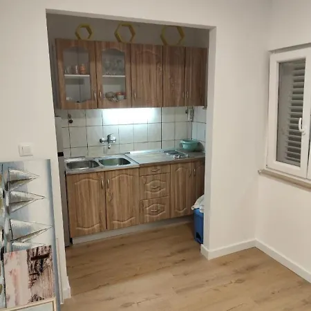 Robert Apartman *
